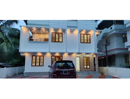 6.6 Cent 5 Bedroom House for sale Udayamperoor, Tripunithura