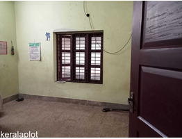 33.33 cent land  and house sale at  Thrissur,Kodungallur