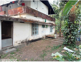 33.33 cent land  and house sale at  Thrissur,Kodungallur