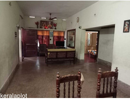 33.33 cent land  and house sale at  Thrissur,Kodungallur