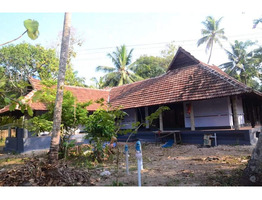 33 Cents of Land with 2000 sq : ft Nalukettu Veedu  sale at  aroor , Alappuzha (cochin border)