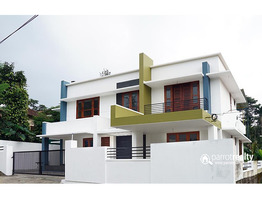 7 cent with  2 story house near bathery @68 lakh.