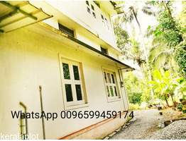 Palakkad 18cent and 2350sq ft house