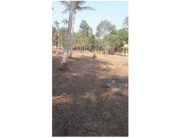 105 cents land with 2000 sqft house for sale near edamuttam center NH 17