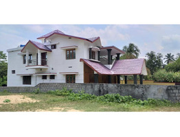 21 CENTS OF LAND AND 5 BHK HOUSE FOR SALE AT ATOOR, THRISSUR.