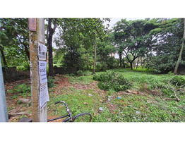 11 cent plot near crown plaza Maradu , Kundanoor