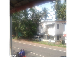 land with house sale at Pappinisseri ,Kannur