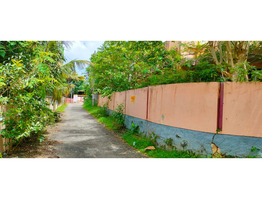 7.25 cent land with house sale at Pongumoodu , Thiruvananthapuram.