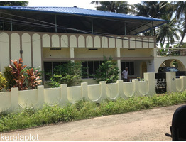 10  cent land with house  sale at Kalamassery , cusat