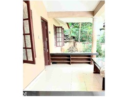 Spacious 2 BHK house near IIM Kunnamangalam for rent