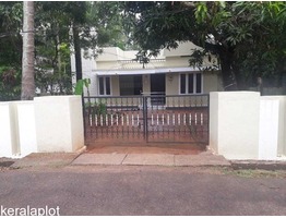 2bhk House for rent near Irinjalakkuda railway station