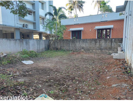 2 Cents of commercial plot with road front at Poonithura