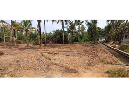 37 cent square plot,kodungallur - gruvayur