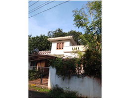 7 cent land with 1100 sq ft house in Chalakudy, Thrissur