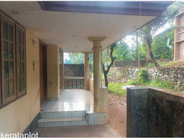 33 cent LAND WITH HOUSE SALE AT  KANDANTHRA, PERUMBAVOOR