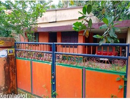 6.50 cents Land with old house for sale in Thiruvanathapuram