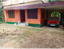 6.50 cents Land with old house for sale in Thiruvanathapuram