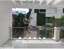 5 BHK 2700 sqft Gated villa in 5.25 Cents for sale at Vennala Ernakulam