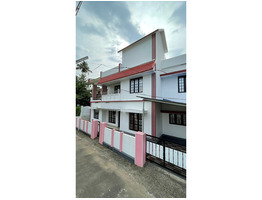 3.75 cent land with 1850 house for sale at Chalakkudy,Thrissur