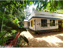 18 Cent Land with 1350 Sq-ft House for sale near by  perumbavoor,malamuri  stop