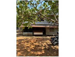 30 Cent Land With House Sale Near by Mavoor, Diamond Junction