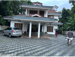 40 cent land with 3650 Sqft House sale at Thiruvalla, Vallamkulam