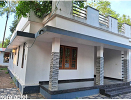 10 cent Land with 1500 Sqft House sale at Perumbavoor,Mudakkirai junction