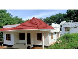 5 cents land and 950 sqft house for sale near Naliyakuzhi junction in Kottayam district