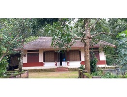 Old house with 75ct land for sale in Ramapuram