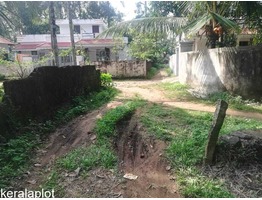 20 cents land with old house for sale near kudamaloor,chamathra  junction in kottayam district