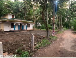 23.5 Cent land with 1200 sqft  house for sale in 3 peedika junction,Thrissur