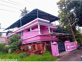 തൃശ്ശൂർ പറവട്ടാനി 2800 sqft വീടും 5 1/2  സെനറ്റ് സ്ഥലവും വില്പനക്