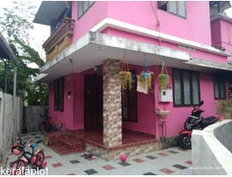 2.75 Cent cents land with 995 Sqft  House for sale at Venginiserry,Gurukulam school